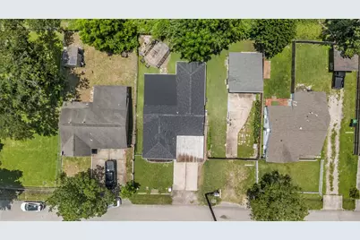 1913 Thonig Road, Houston, TX 77055 - Photo 11