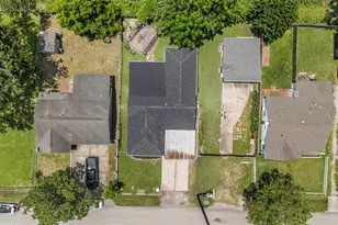 1913 Thonig Rd, Houston, TX 77055 - Photo 11