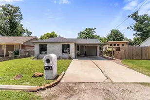 1913 Thonig Rd, Houston, TX 77055 - Photo 1