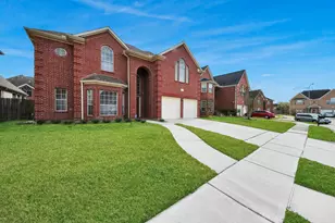 12207 Meadow Ln Ct, Meadows Place, TX 77477 - Photo 3