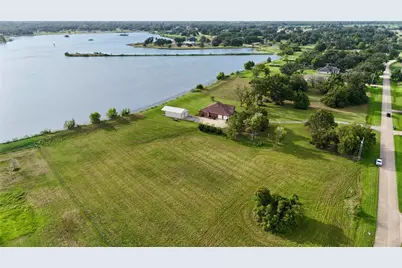 744 Wagon Wheel Trail, Angleton, TX 77515 - Photo 5
