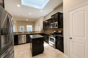 2462 Garden Shadow Dr, Conroe, TX 77384 - Photo 3