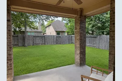 2462 Garden Shadow Drive, Conroe, TX 77384 - Photo 15