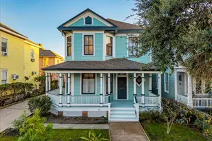 2207 Ave P, Galveston, TX 77550 - Photo 3