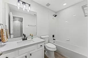 19019 Wellock Ln, Tomball, TX 77375 - Photo 13