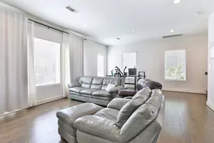 4811 Martin Oaks Ln, Houston, TX 77018 - Photo 9