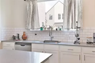 4811 Martin Oaks Ln, Houston, TX 77018 - Photo 13