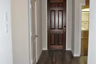 14131 Lake Lodge Dr, Conroe, TX 77384 - Photo 5