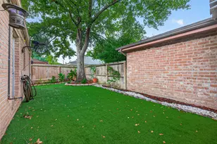 14222 Stokesmount Dr, Houston, TX 77077 - Photo 45