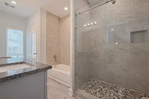 7926 Easter St, Houston, TX 77088 - Photo 13