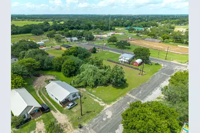 712 South Street, Schulenburg, TX 78956 - Photo 11