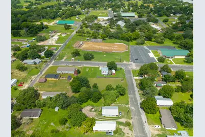 712 South Street, Schulenburg, TX 78956 - Photo 15