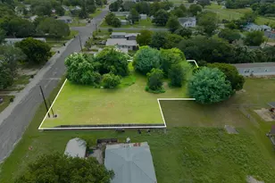 712 South St, Schulenburg, TX 78956 - Photo 1