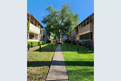 5665 Birchmont Drive #H, Houston, TX 77091 - Photo 3