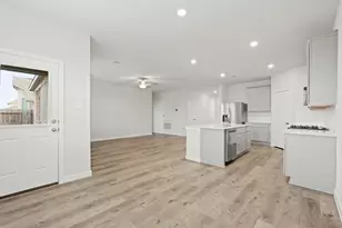 2601 Village Azalea Dr, Texas City, TX 77568 - Photo 23