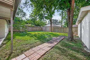 5731 Willowbend Blvd, Houston, TX 77096 - Photo 45