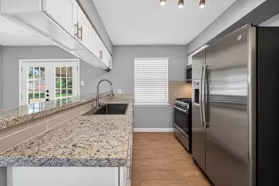 201 Inwood Ln, Highlands, TX 77562 - Photo 5