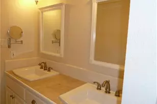 2100 Tanglewilde St, Houston, TX 77063 - Photo 11