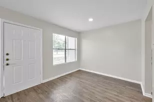900 Holly Dr, Conroe, TX 77301 - Photo 3