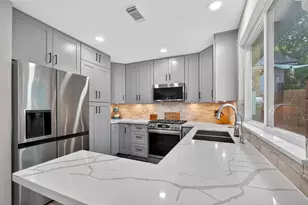 8515 Pool Creek Dr, Houston, TX 77095 - Photo 9