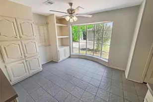 10806 Inwood Dr, Houston, TX 77042 - Photo 11