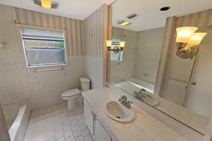10806 Inwood Dr, Houston, TX 77042 - Photo 21