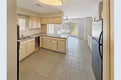 10806 Inwood Drive, Houston, TX 77042 - Photo 9
