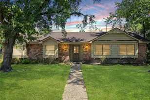 10806 Inwood Dr, Houston, TX 77042 - Photo 1