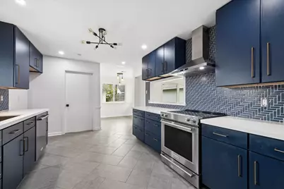 8527 Glenloch Drive, Houston, TX 77061 - Photo 11