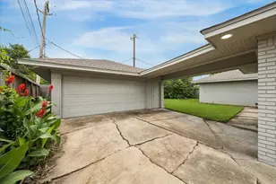 8527 Glenloch Dr, Houston, TX 77061 - Photo 35