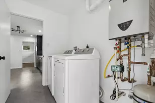 8527 Glenloch Dr, Houston, TX 77061 - Photo 15