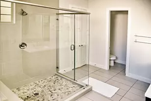 2211 Chenevert St, Houston, TX 77003 - Photo 17