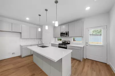 1220 E 33rd Street, Houston, TX 77022 - Photo 9