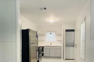 2221 Blodgett St, Houston, TX 77004 - Photo 1