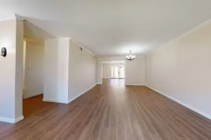 2121 Winrock Blvd, Houston, TX 77057 - Photo 9