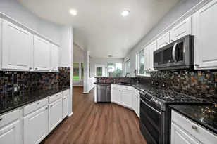1123 Woodley Bend Blvd, Sugar Land, TX 77479 - Photo 9