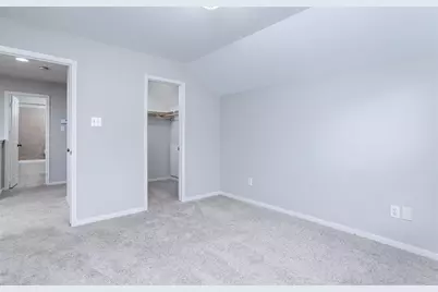 59 Douvaine Court, The Woodlands, TX 77382 - Photo 11