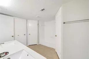 10827 Sugar Hill Dr, Houston, TX 77042 - Photo 17