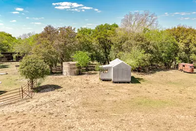 1037 County Road 340, Shiner, TX 77984 - Photo 7