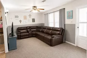 116 Oleander St, Lake Jackson, TX 77566 - Photo 3