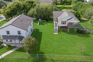 7228 Highland Bayou Dr, Hitchcock, TX 77563 - Photo 1