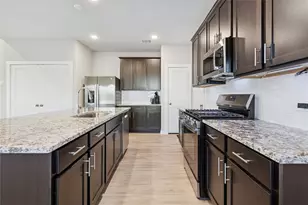 201 Crystal Bay Ln, Willis, TX 77378 - Photo 5