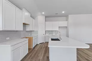 1266 W Shepard Dr, Dayton, TX 77535 - Photo 15