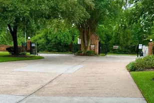16800 Sugar Pine Dr, Houston, TX 77090 - Photo 31