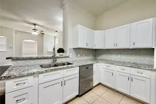 2710 Grants Lake Blvd, Sugar Land, TX 77479 - Photo 9