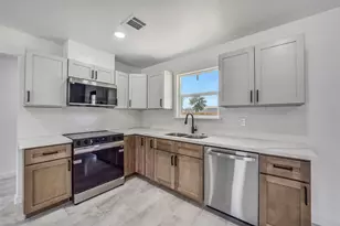 11702 Kelvin Ct, Conroe, TX 77306 - Photo 9