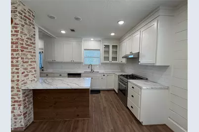 402 W Third Street, Brenham, TX 77833 - Photo 5