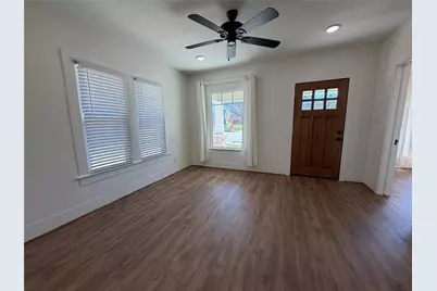 402 W Third Street, Brenham, TX 77833 - Photo 3