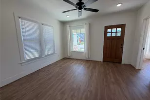 402 W Third St, Brenham, TX 77833 - Photo 3