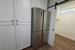 402 W Third St, Brenham, TX 77833 - Photo 7